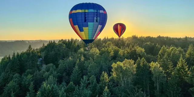 Seattle Mt. Rainier Hot Air Balloon Ride - Image 2