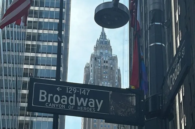 New York City Financial District Walking Tour - Image 6