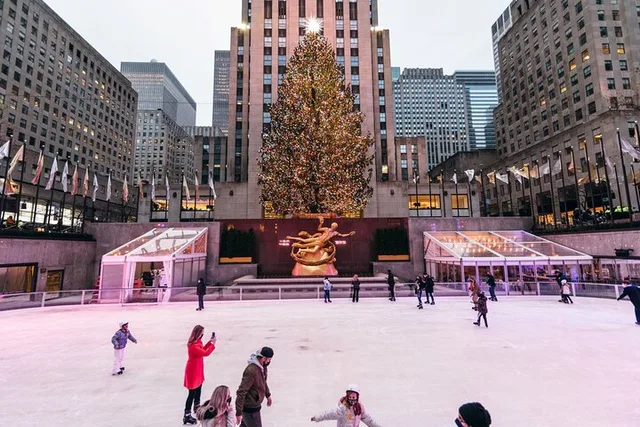 New York Ice Skating at Rockefeller Center - Image 4