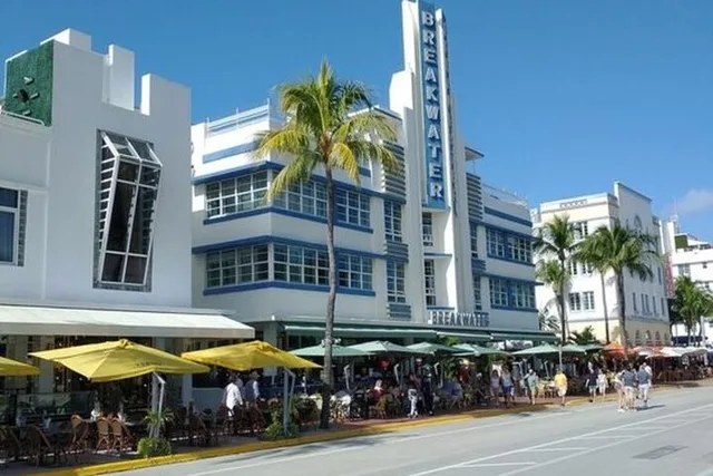 Miami Art Deco Walking Tour - Image 1