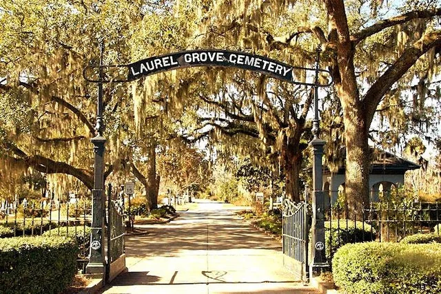 Savannah Cemetery Tour of Laurel Grove - Image 2