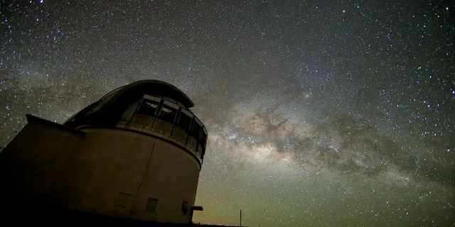 Hilo Mauna Kea Summit Sunset & Stargazing Experience - Image 4