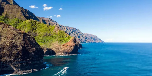 Kauai Niihau and Na Pali Coast Snorkel Boat Tour - Image 1