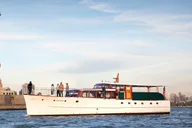 New York Fall Foliage Yacht Cruise thumbnail 2
