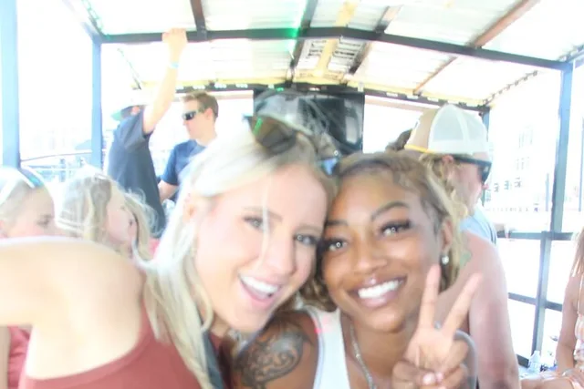 Nashville Party Bus Tour - Image 4