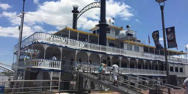 New Orleans Bus, Cruise, and Walking Tour - Image 2