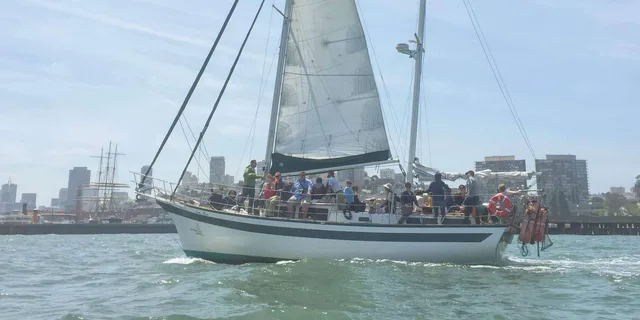 San Francisco Bay Sailing Tour - Image 3