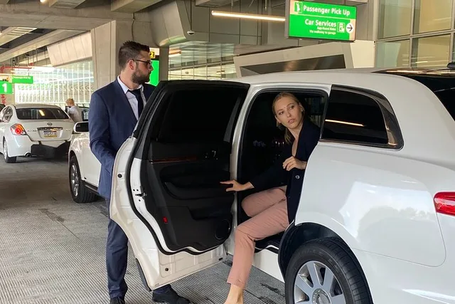 New York City Limo Transfer from JFK Airport - Image 1