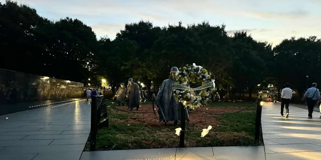 Washington DC Night Tour - Image 6