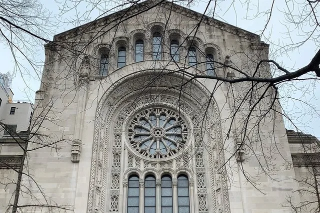 New York City Walking Tour of 5th Avenue Mansions - Image 2