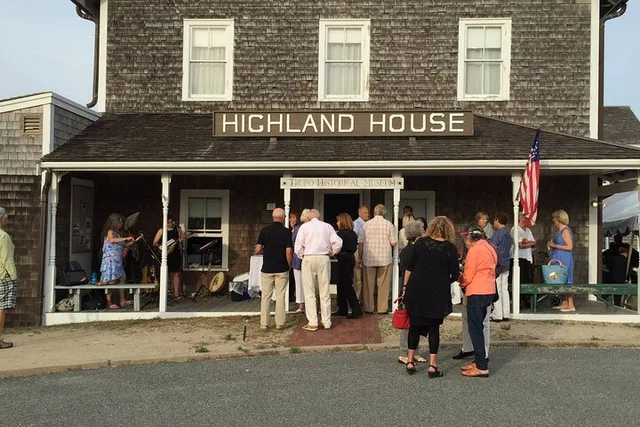 Truro Highland House and Lighthouse Tour 90 min - Image 2