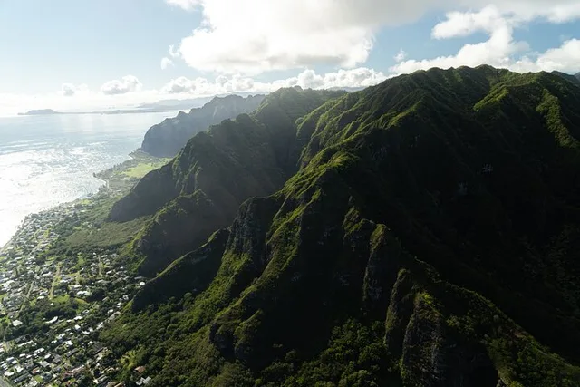 Honolulu Helicopter Tour - Image 1