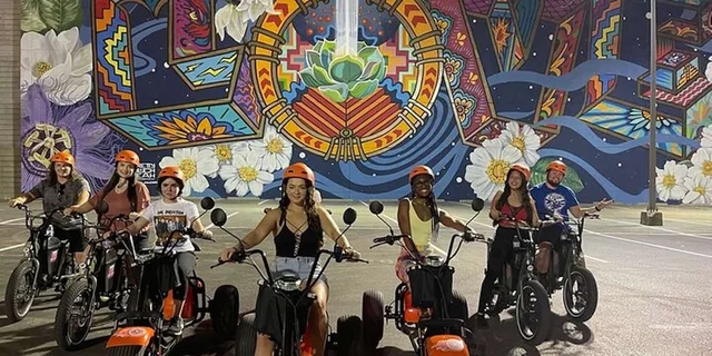 Dallas E-Scooter Sightseeing and History Tour - Image 2