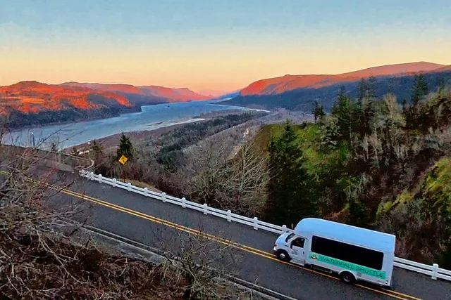 Portland Waterfall Tour: Multnomah Falls & More - Image 4