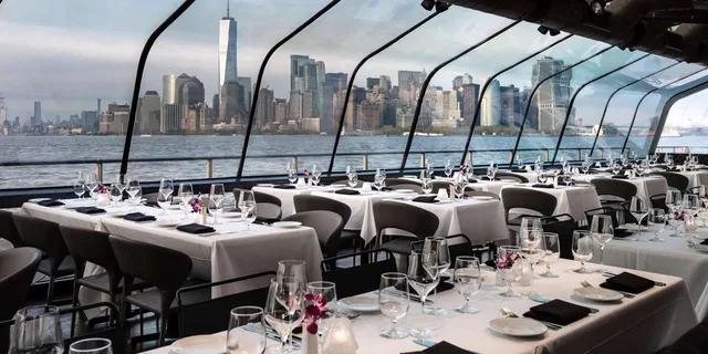 New York City Lunch Cruise on Glass-Enclosed Boat - Image 2
