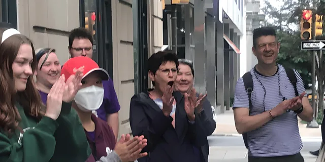 Philadelphia Comedy Magic Walking Tour - Image 5