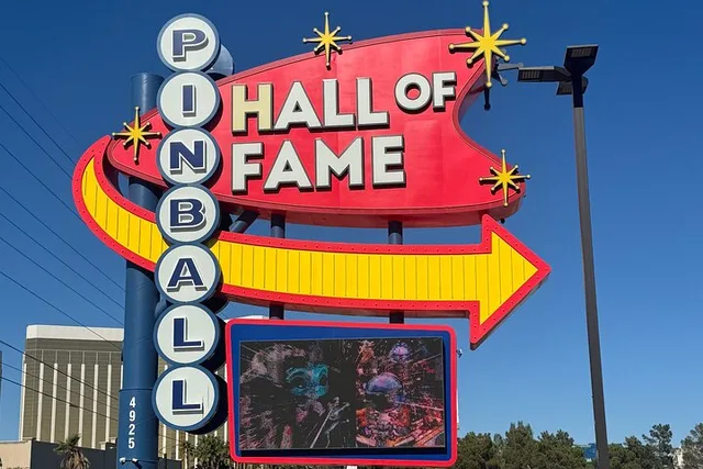 Las Vegas Jeep Tour with Fremont Street and Red Rock - Image 4