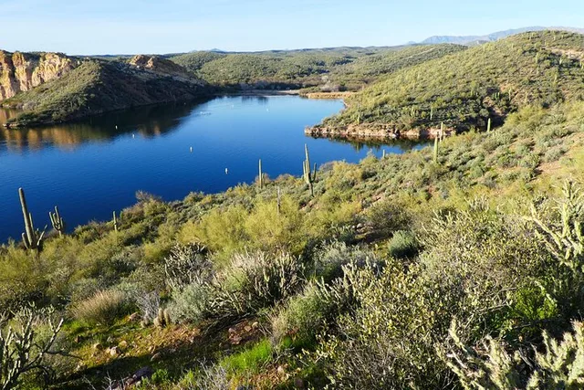 Saguaro Lake Hike - Image 5