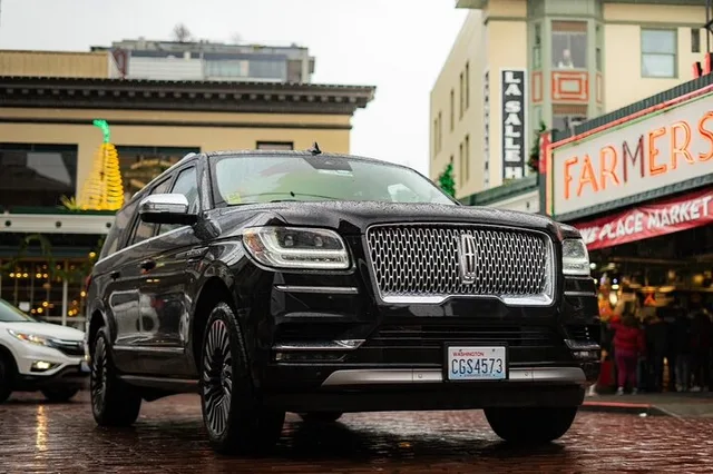Seattle Private SUV Transfer 45 Min - Image 1