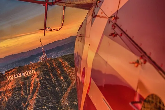 Los Angeles Helicopter Tour of Hollywood Sign and Beaches 45 min - Image 4