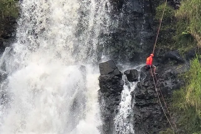 Hilo Waterfall Rappelling at Kulaniapia Falls - Image 6
