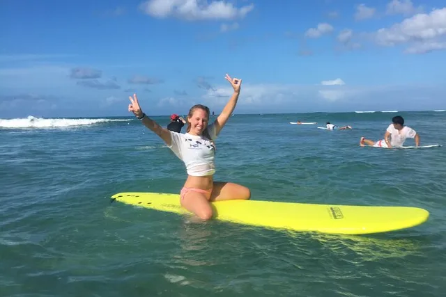 Waikiki Surf Lesson - Image 1