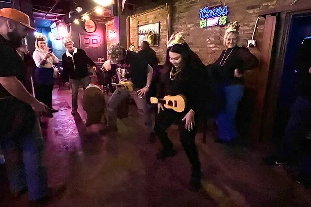 Nashville New Year's Eve Pub Crawl - Image 6