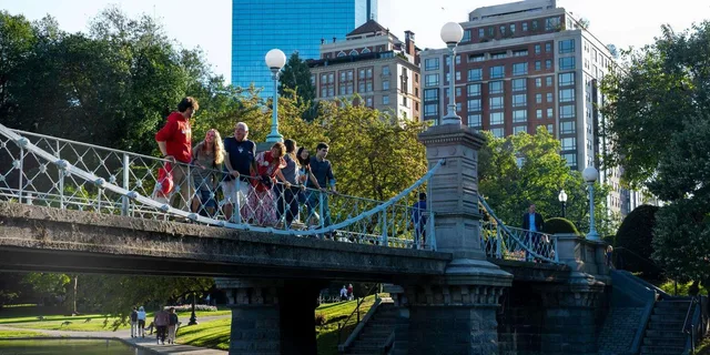 Boston Freedom Trail and Beacon Hill Walking Tour - Image 5