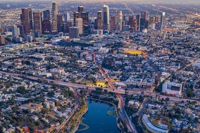 Los Angeles Private Airport Transfer - Image 4