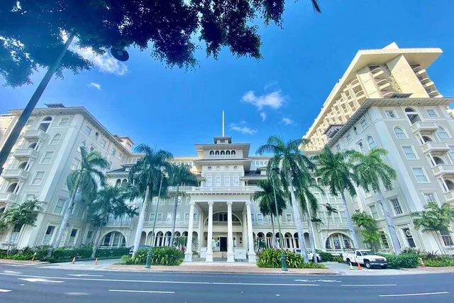 Waikiki Walking Tour: Hawaiian Royalty - Image 2