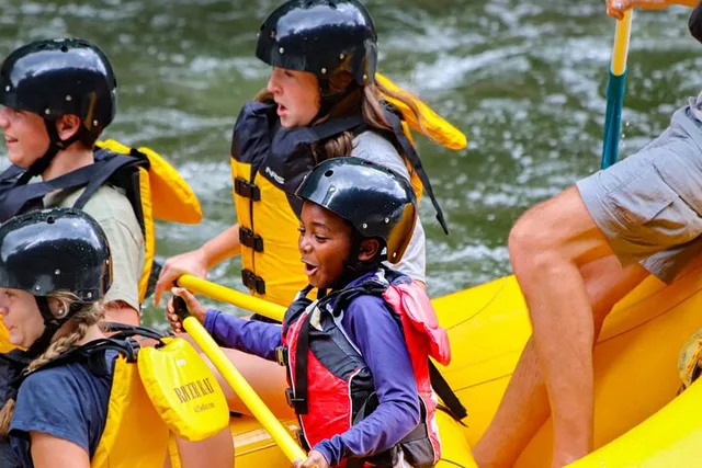 Hartford Whitewater Rafting Adventure 2 hr - Image 4