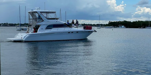 Miami Yacht Rental with Captain 3 hr - Image 6