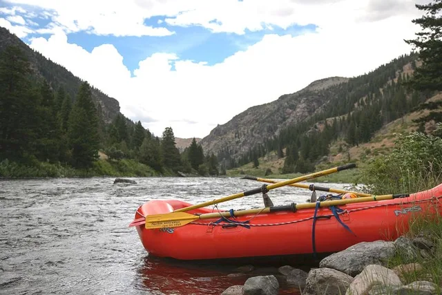 Gallatin River Whitewater Rafting - Image 4