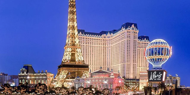 Las Vegas Eiffel Tower Viewing Deck Ticket - Image 3