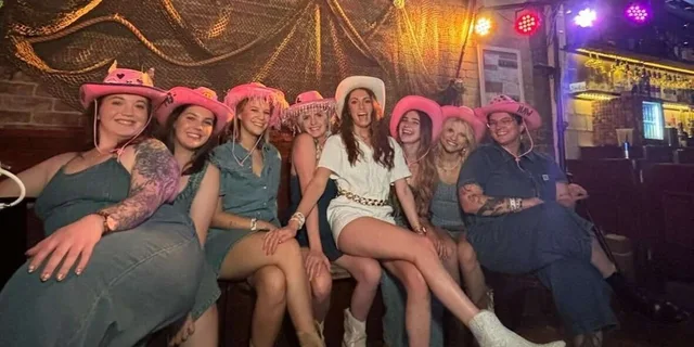 Austin Sixth Street Bar Crawl - Image 4