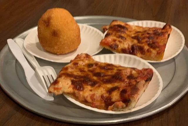 Boston North End Pizza and Cannoli Tour - Image 2