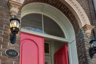 Savannah Historic District and Bonaventure Cemetery Private Tour thumbnail 3