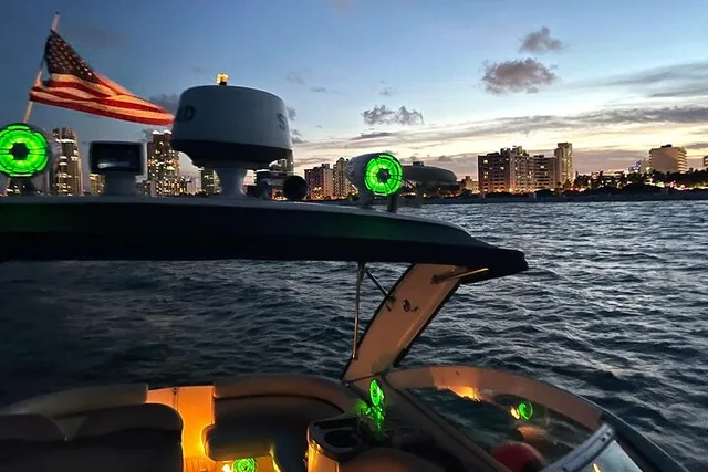 Miami Private Yacht Rental - Image 6