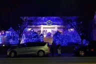 Brooklyn Christmas Lights Tour Dyker Heights 4 hr thumbnail 6