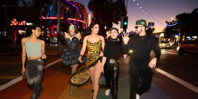 Los Angeles Drag Bar Crawl and Show - Image 4