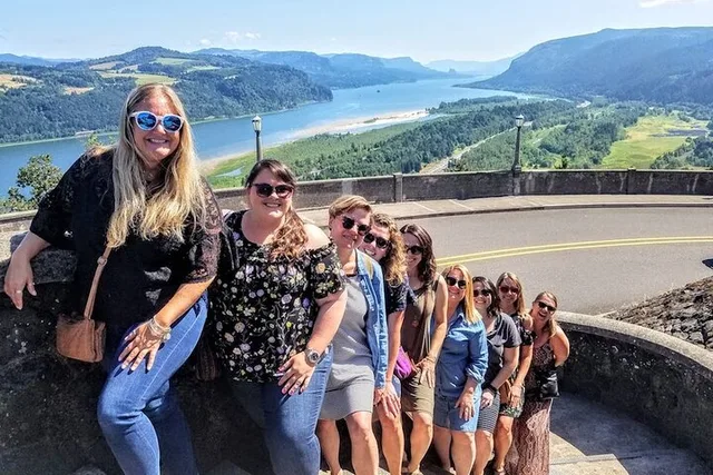 Willamette Valley Wine Tour for Private Groups - Image 1