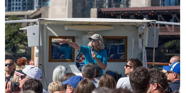 Chicago Architecture Boat Tour with Drinks - Image 3