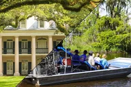 New Orleans Oak Alley Plantation and Airboat Tour thumbnail 2
