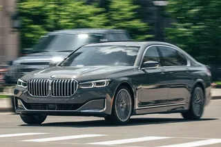 Newark Liberty Airport Private Sedan Transfer to Manhattan