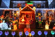 New York Dyker Heights Christmas Lights Bus Tour thumbnail 2