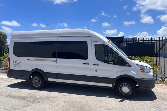 Miami Private Minivan Transportation - Image 1