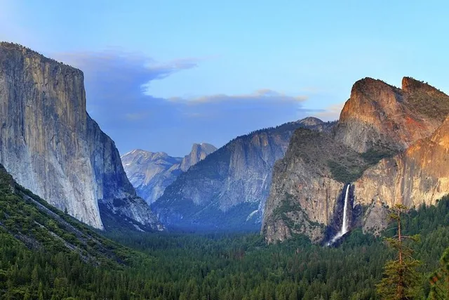 Yosemite National Park One-Way Bus Tour - Image 1