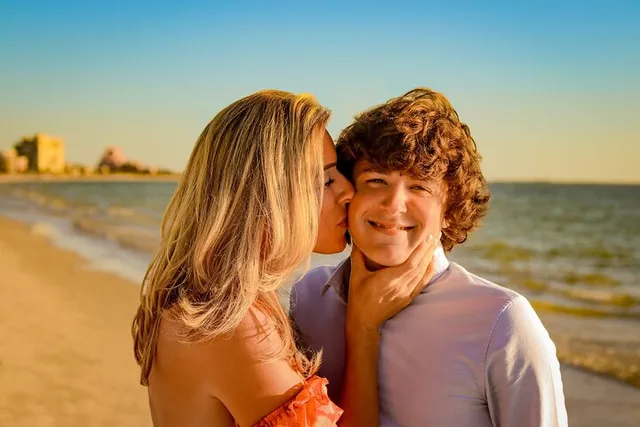 Clearwater Beach Portrait Photoshoot 30 min - Image 5