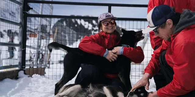 Anchorage Helicopter Glacier Dogsledding - Image 6