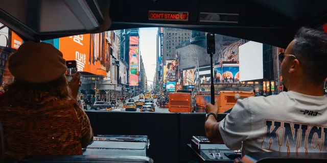 New York Gourmet Sightseeing Bus Tour - Image 1